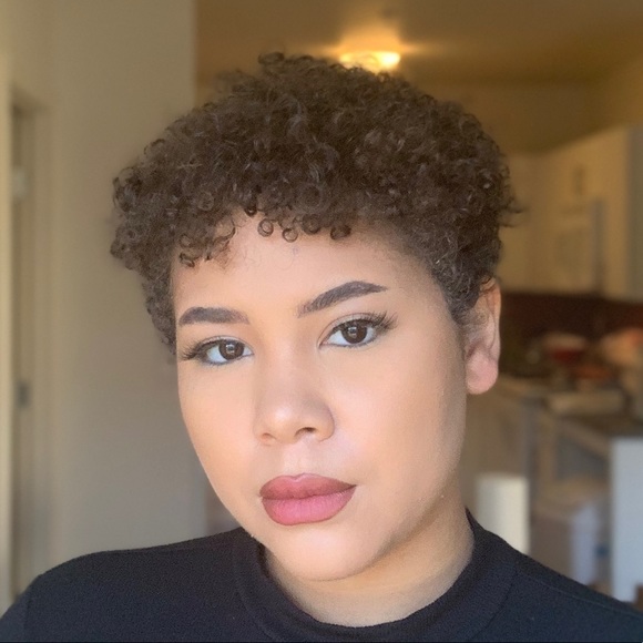 Meet your Posher, Erica - Picture 1 of 1